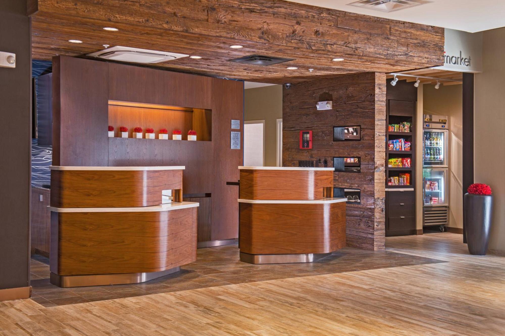 Courtyard By Marriott