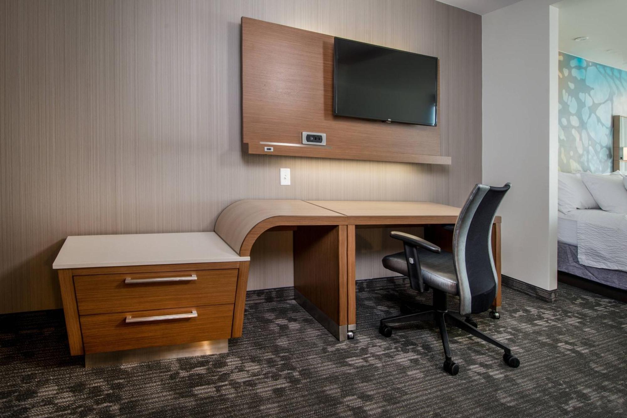 Courtyard By Marriott