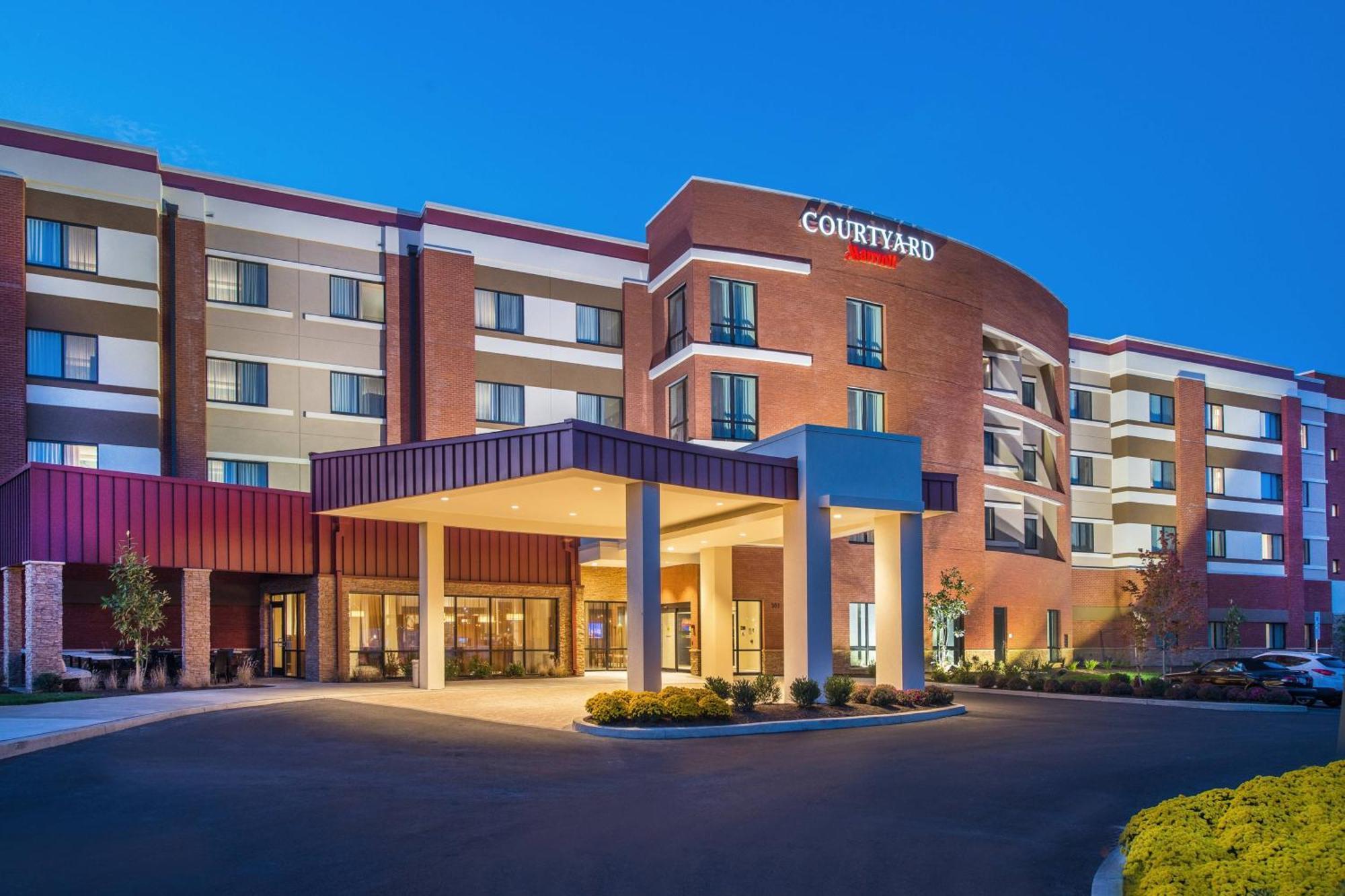 Hotel Courtyard By Marriott 3*